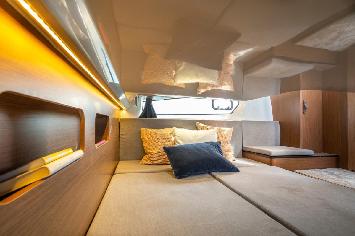 Beneteau Antares 11 Coupé 2020 bij Belgian Boat Service