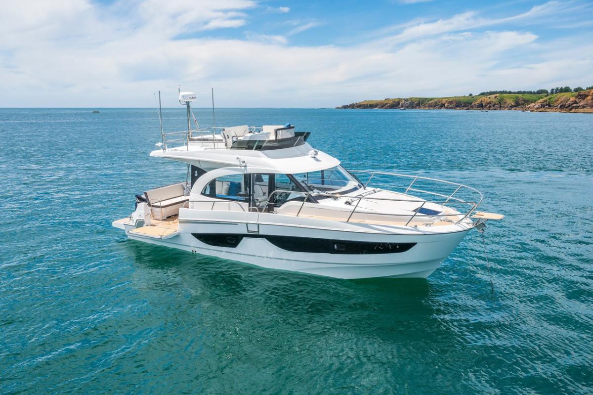 Beneteau Antares 11 Fly 2020 bij Belgian Boat Service