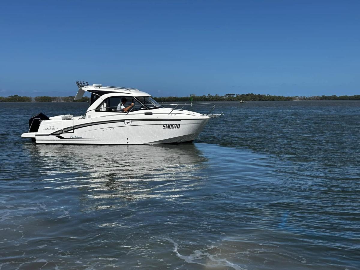 Beneteau Antares 7 Outboard 2020 bij Belgian Boat Service