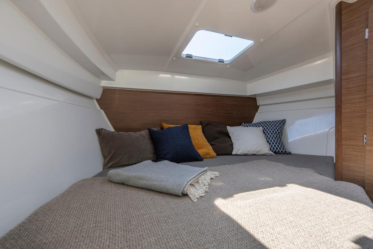 Beneteau Antares 7 Outboard 2020 bij Belgian Boat Service