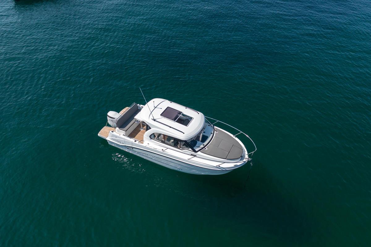 Beneteau Antares 8 Outboard 2020 bij Belgian Boat Service