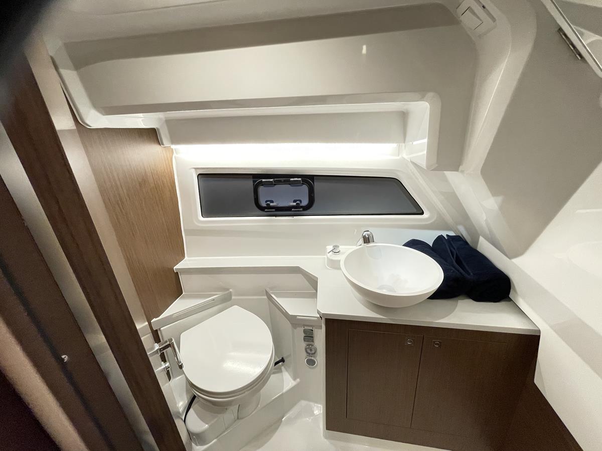 Beneteau Antares 9 2020 bij Belgian Boat Service