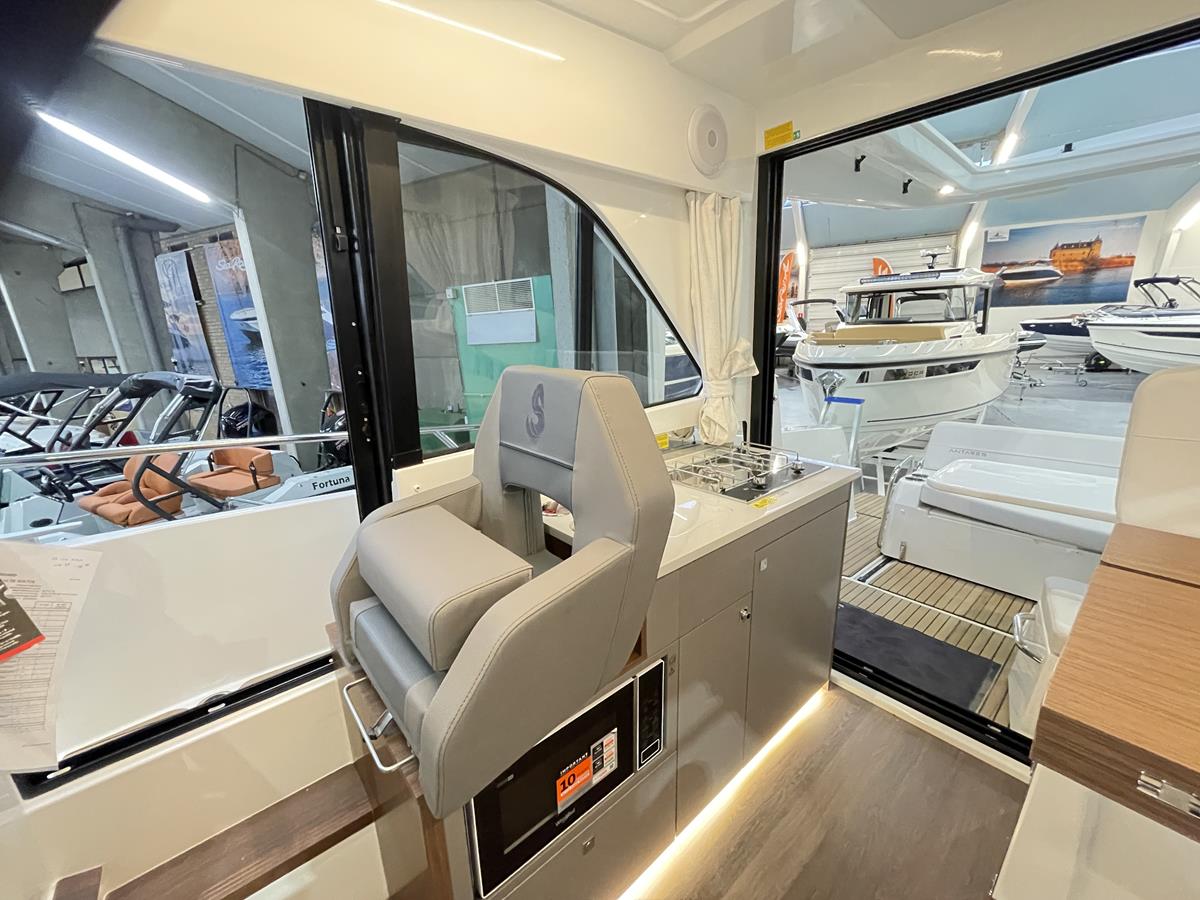 Beneteau Antares 9 2020 bij Belgian Boat Service