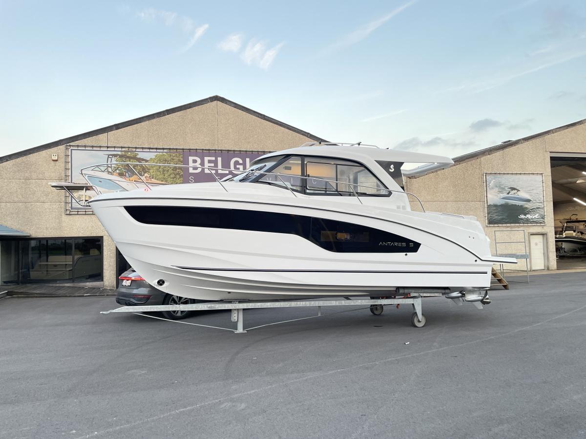 Beneteau Antares 9