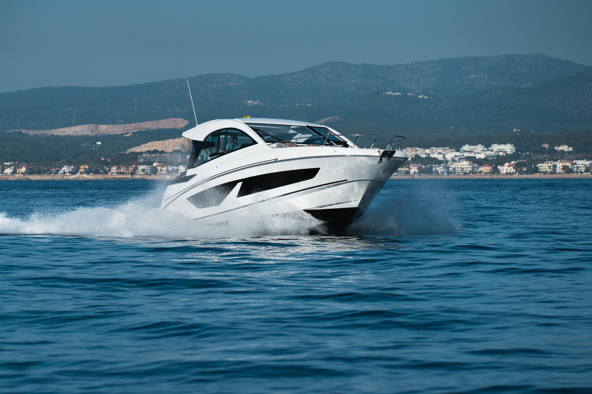 Beneteau Flyer 10 Sporttop 2020 bij Belgian Boat Service