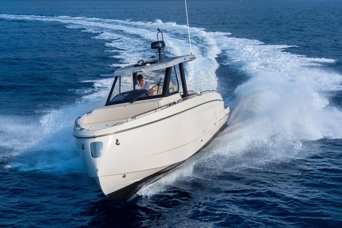 Beneteau GT 35 2020 bij Belgian Boat Service