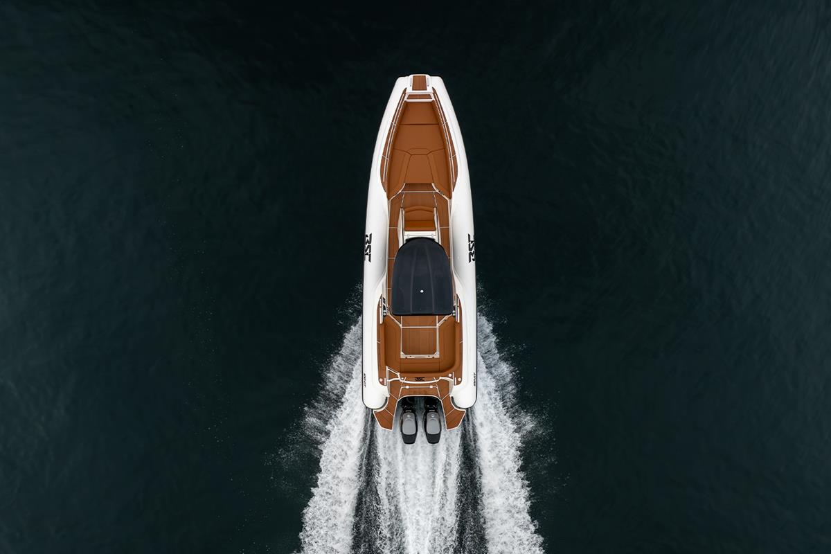 BSC Colzani 100 GT 2020 bij Belgian Boat Service