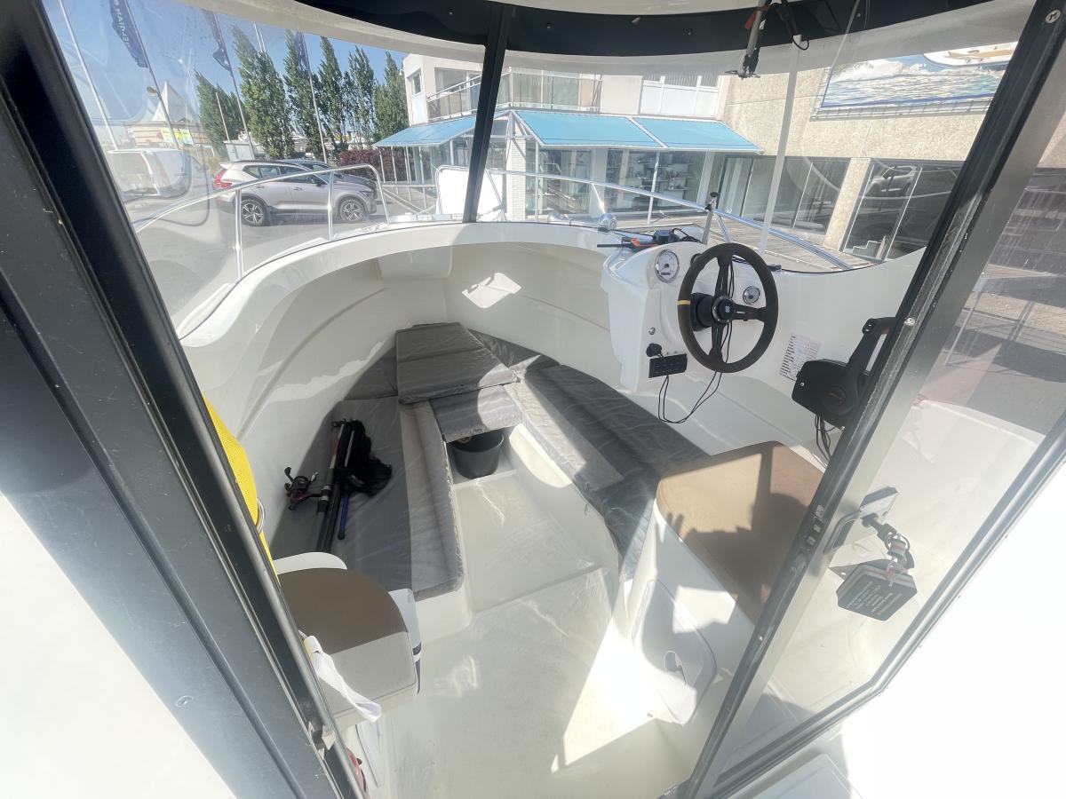 Cabine boot 535 Sportyacht Sport Yacht 2020 bij Belgian Boat Service