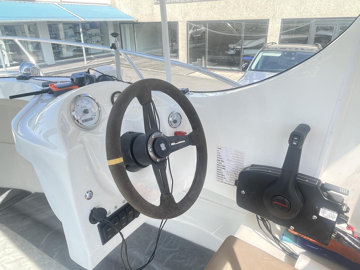 Cabine boot 535 Sportyacht Sport Yacht 2020 bij Belgian Boat Service