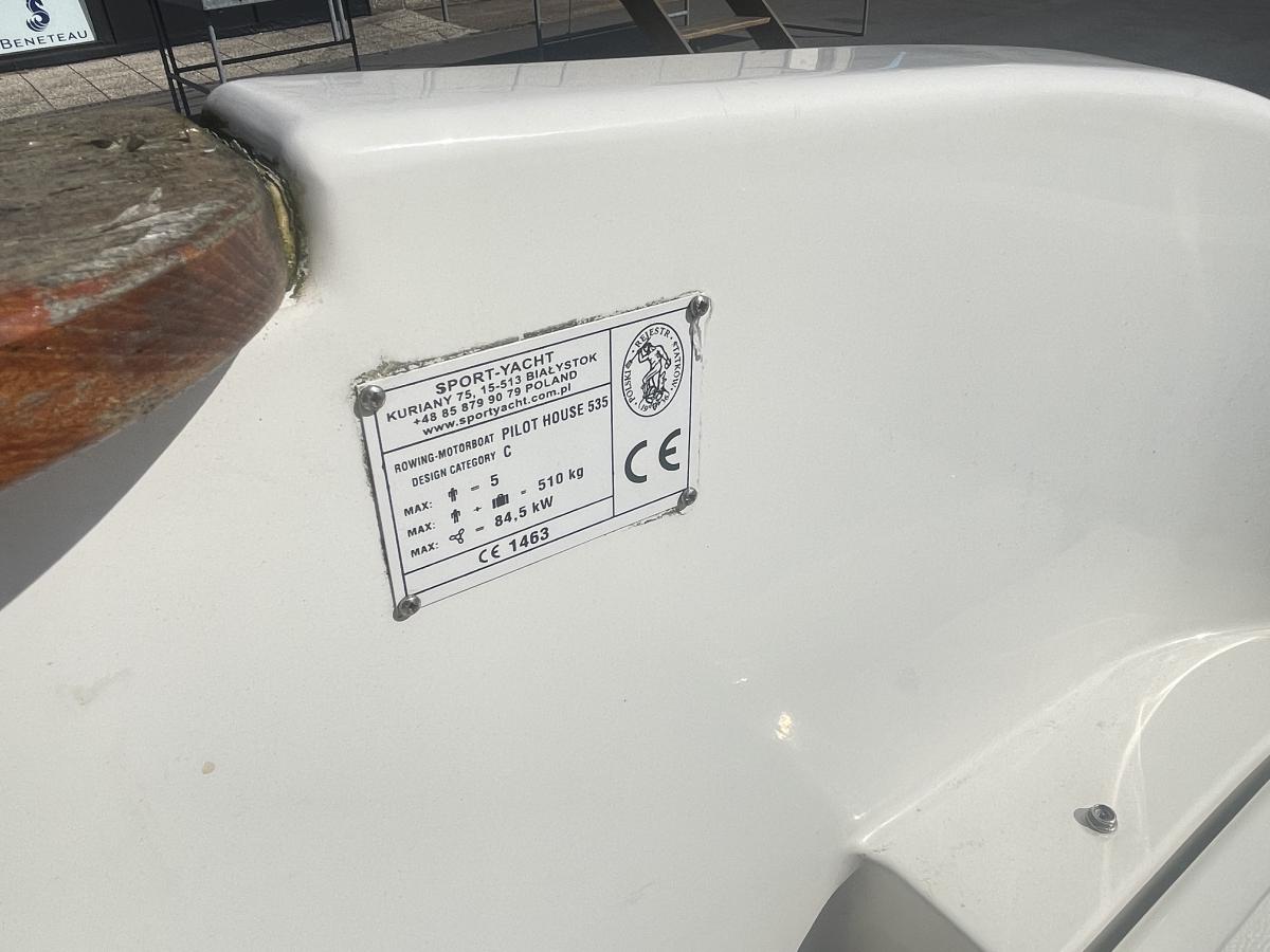 Cabine boot 535 Sportyacht Sport Yacht 2020 bij Belgian Boat Service