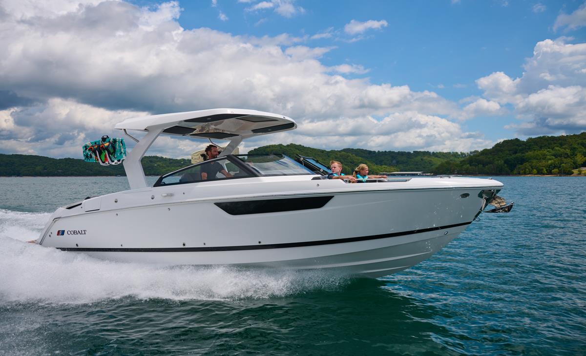 Cobalt Boats R31 2020 bij Belgian Boat Service