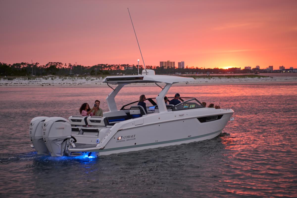 Cobalt Boats R31 Outboard