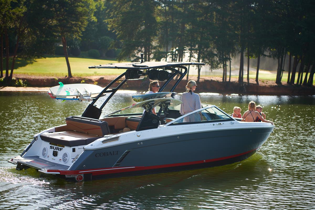 Cobalt Boats R4 Surf 2020 bij Belgian Boat Service