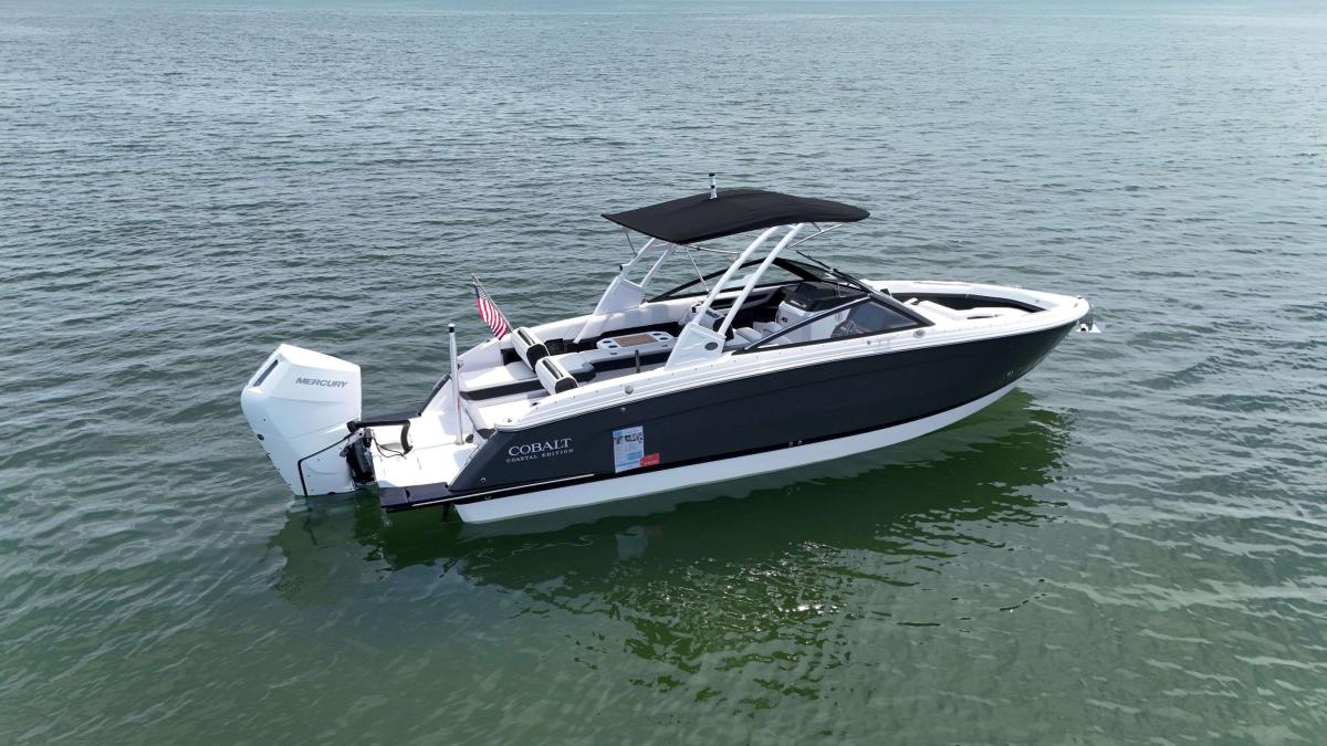 Cobalt Boats R6 Coastal