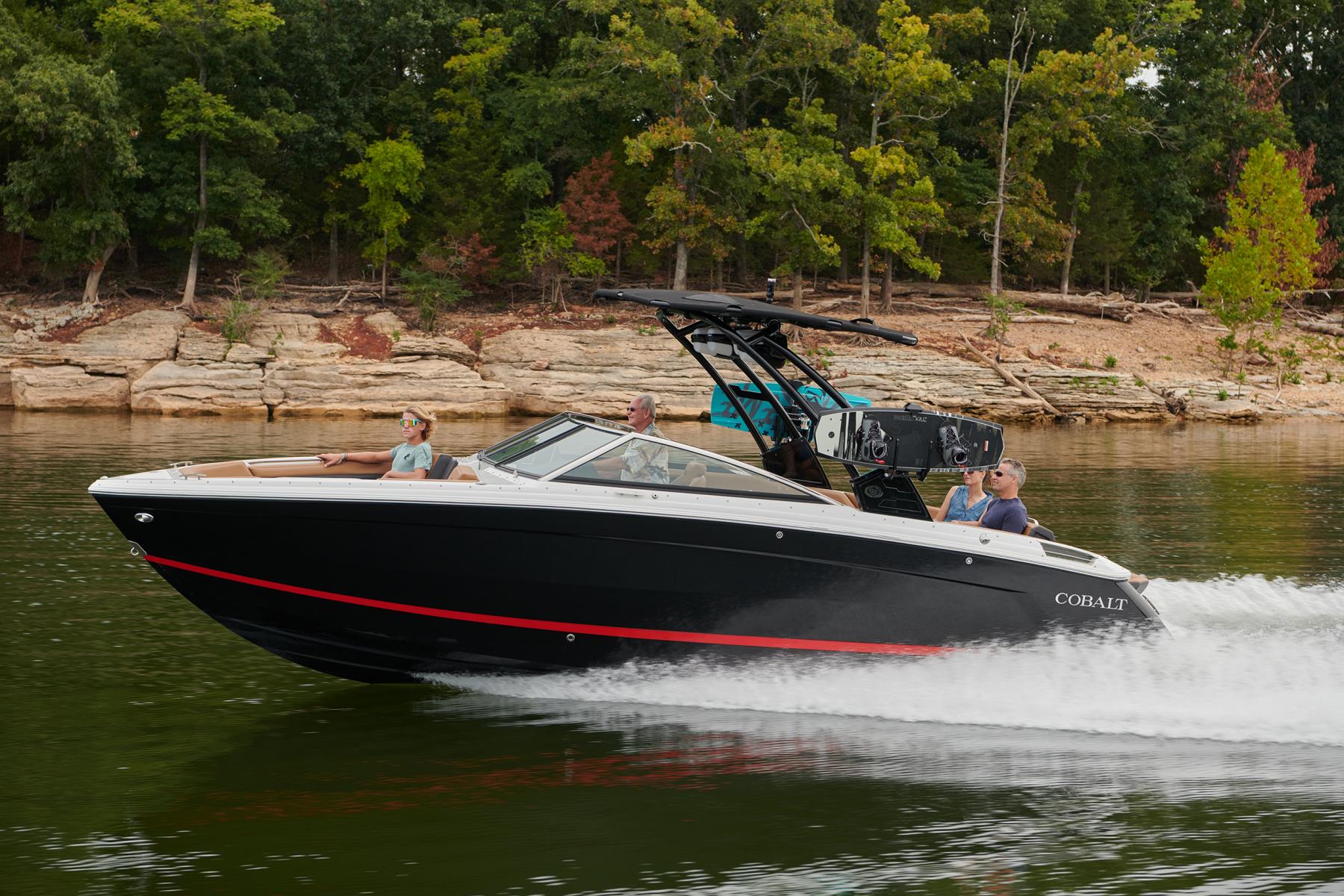 Cobalt Boats R8 2020 bij Belgian Boat Service