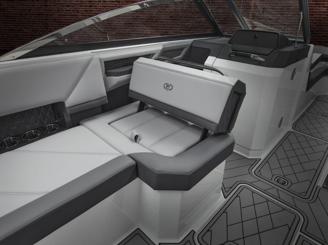 Cobalt Boats R8 Coastal 2020 bij Belgian Boat Service