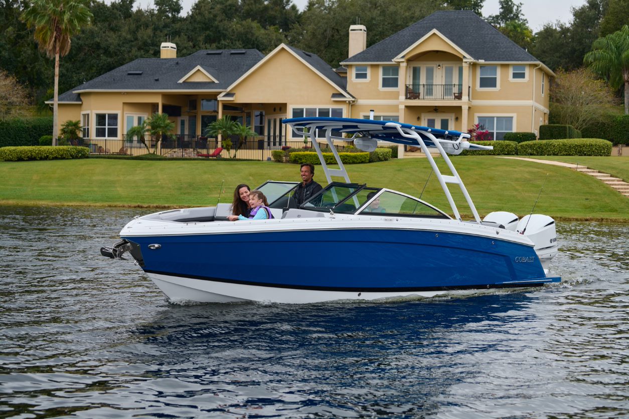 Cobalt Boats R8 Coastal