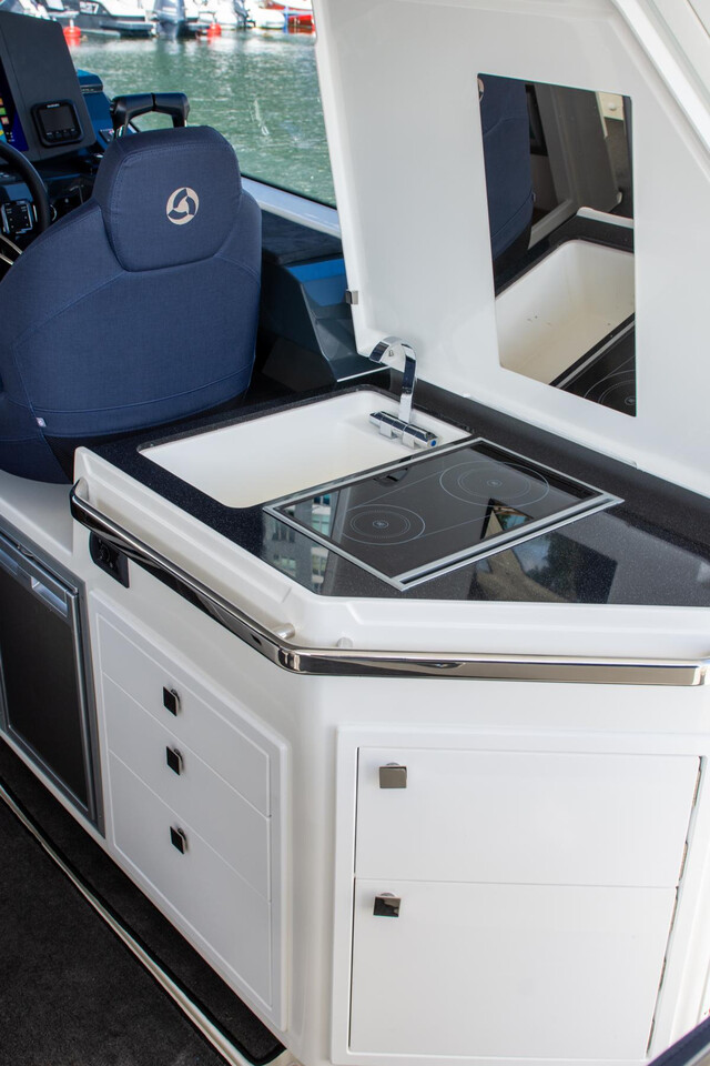 Parker Boats 100 Sorrento 2020 bij Belgian Boat Service