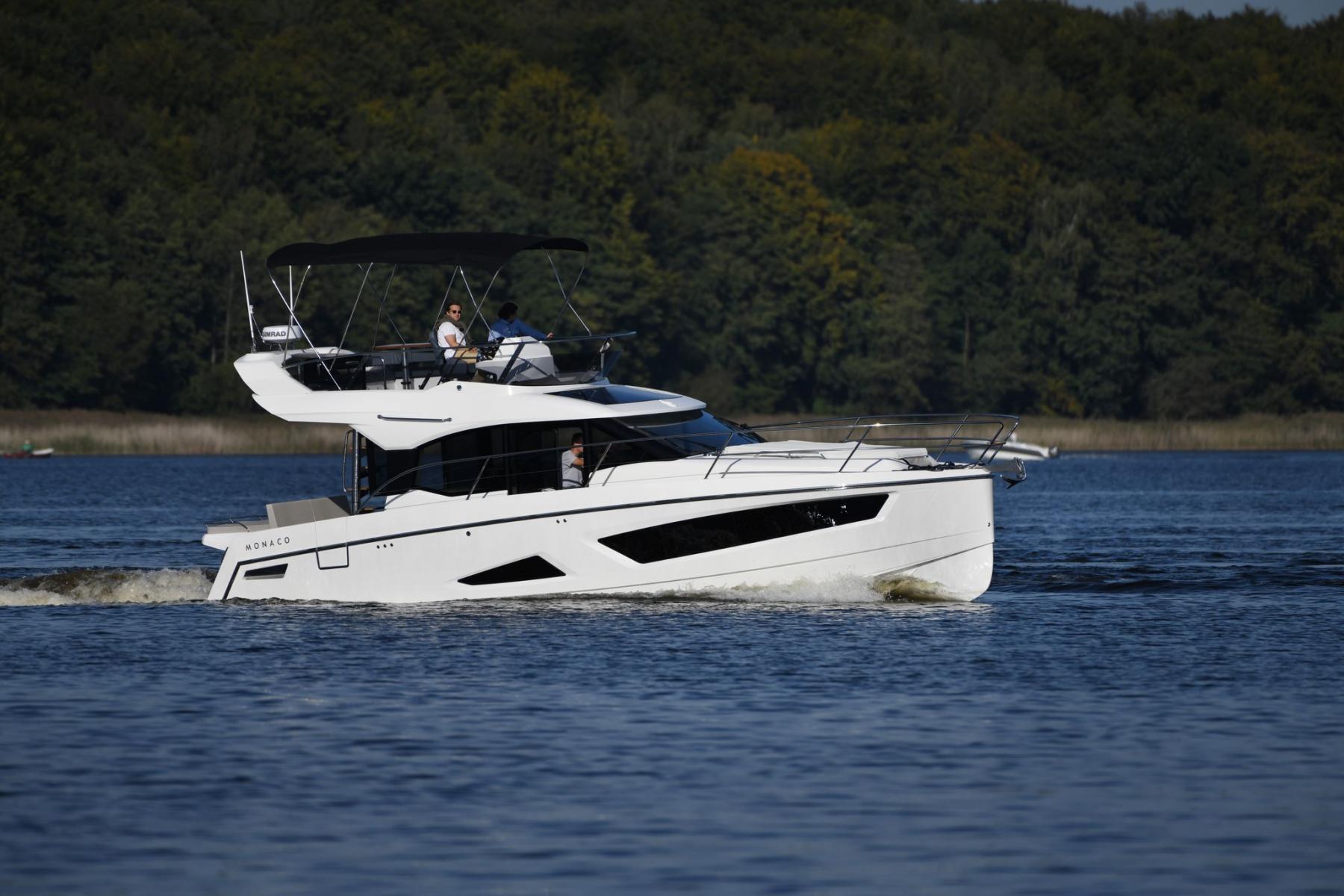 Parker Boats Monaco Fly