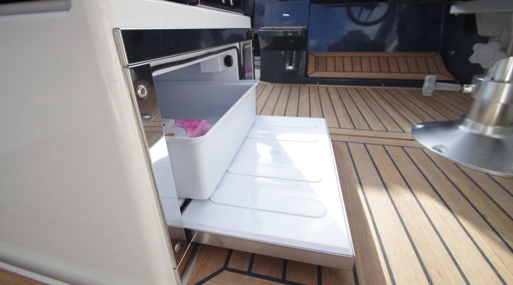 Parker Boats Voyager 850 2020 bij Belgian Boat Service