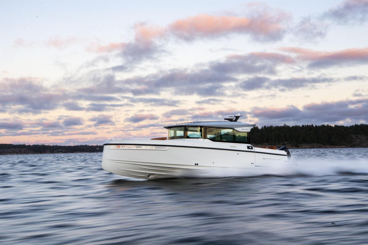 Saxdor Yachts 320 GTC 2020 bij Belgian Boat Service