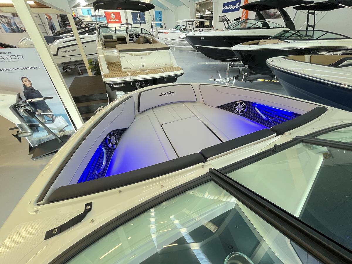 Sea Ray 190 SPX 2020 bij Belgian Boat Service