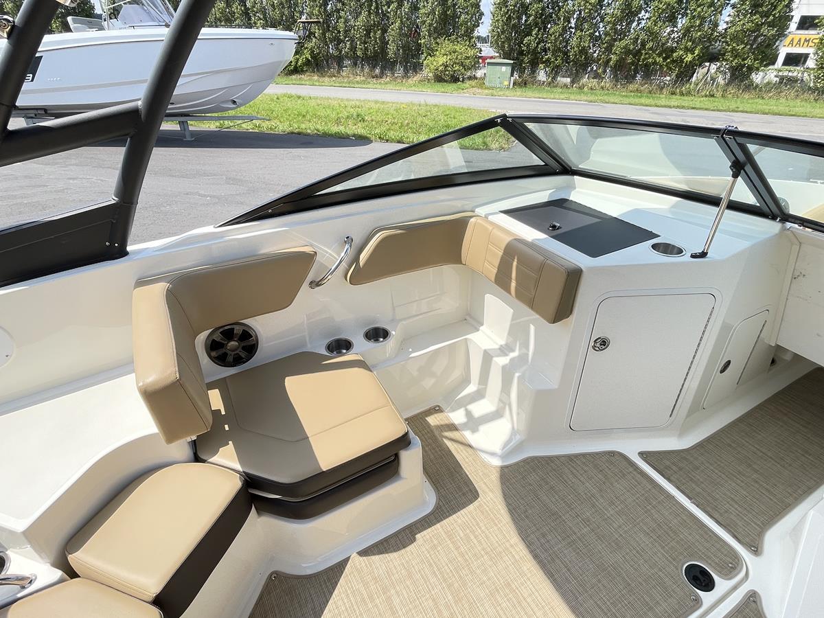Sea Ray 190 SPX Outboard 2020 bij Belgian Boat Service