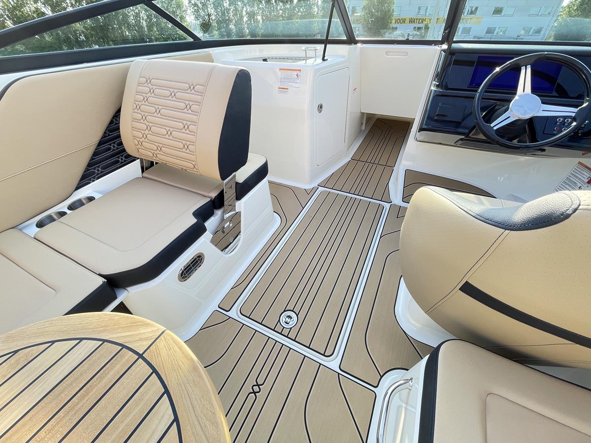 Sea Ray 210 SPX 2020 bij Belgian Boat Service