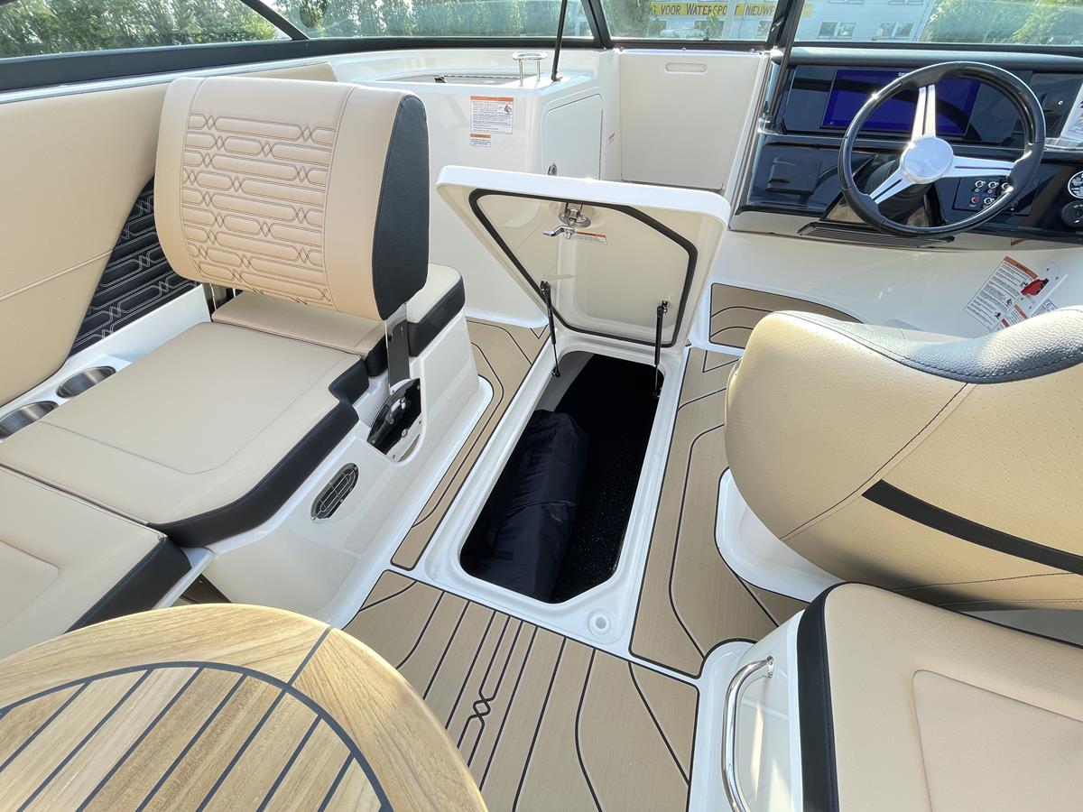 Sea Ray 210 SPX 2020 bij Belgian Boat Service