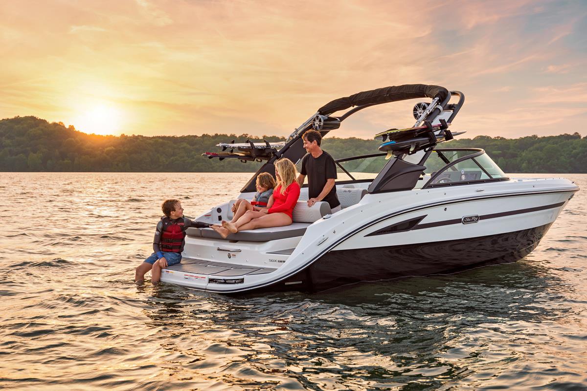 Sea Ray 230 SDS Surf 2020 bij Belgian Boat Service
