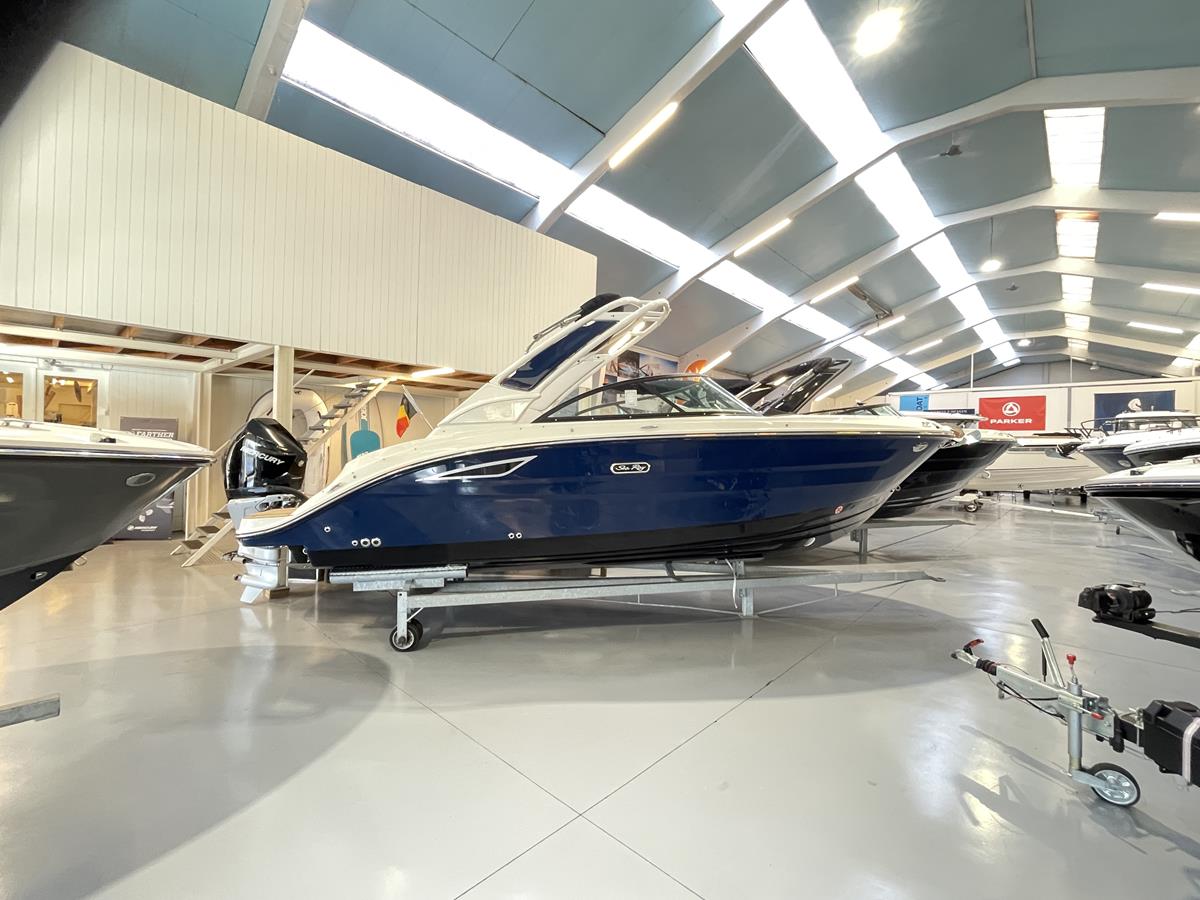 Sea Ray 230 SDX(O) 2020 bij Belgian Boat Service
