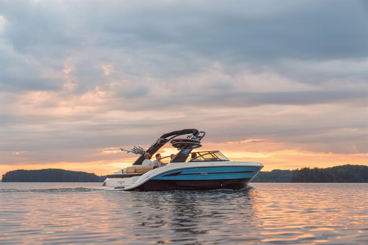 Sea Ray 250 SDS Surf 2020 bij Belgian Boat Service