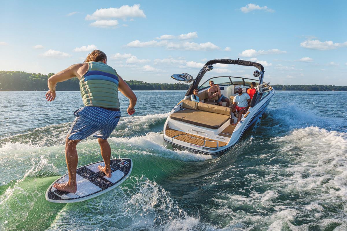 Sea Ray 250 SDS Surf 2020 bij Belgian Boat Service