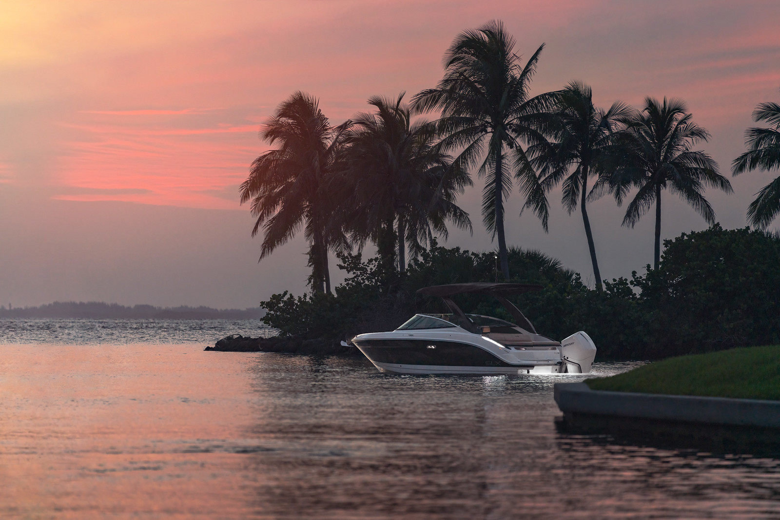 Sea Ray 260 SLX Outboard 2020 bij Belgian Boat Service