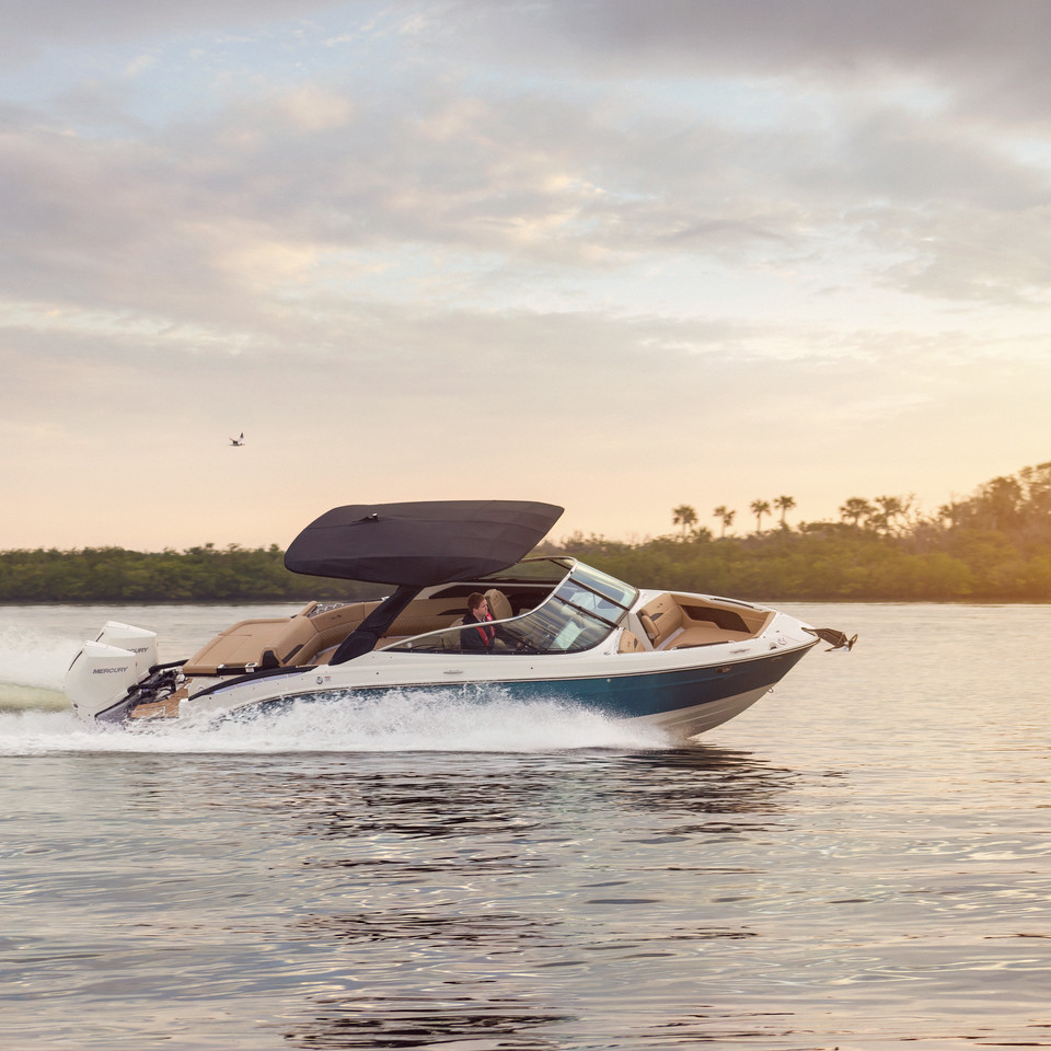 Sea Ray 280 SLX Outboard 2020 bij Belgian Boat Service