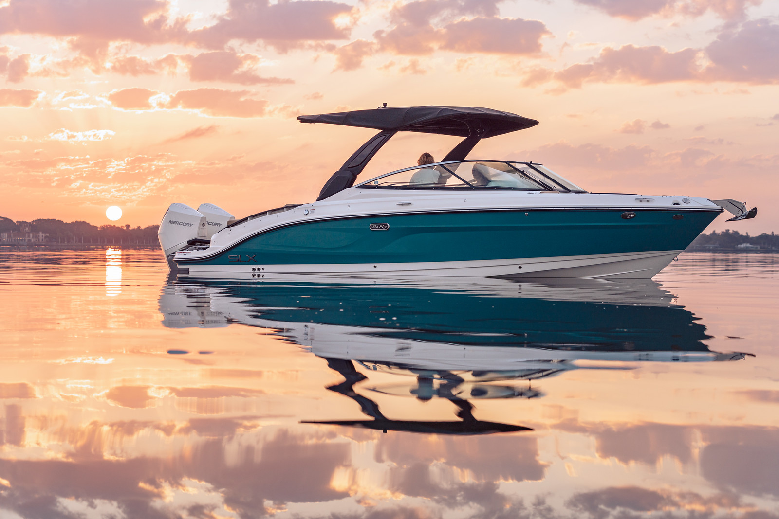 Sea Ray 280 SLX Outboard 2020 bij Belgian Boat Service