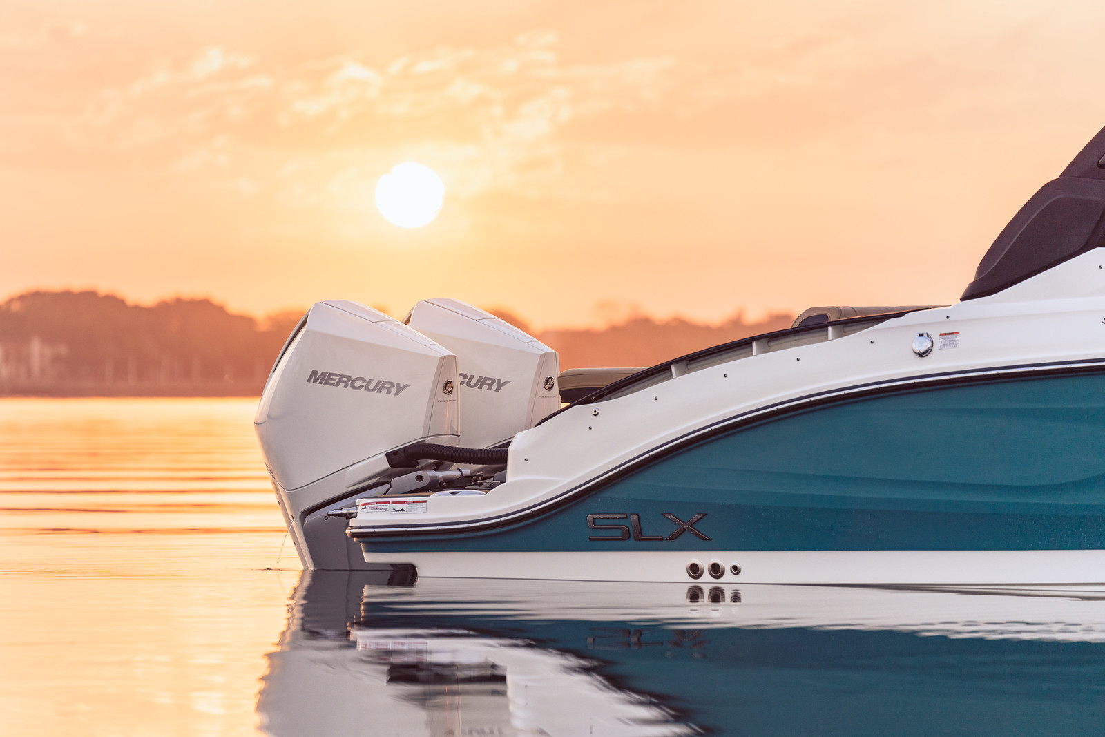 Sea Ray 280 SLX Outboard 2020 bij Belgian Boat Service