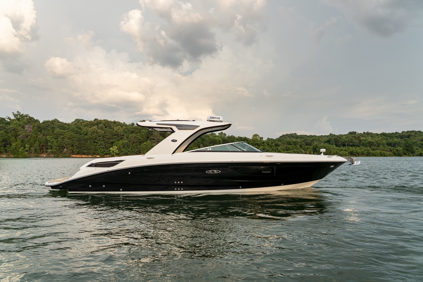Sea Ray 350 SLX 2020 bij Belgian Boat Service