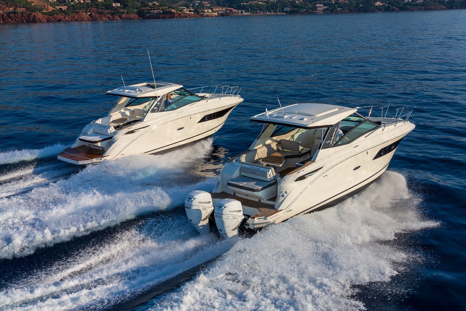 Sea Ray Sundancer 320 Outboard