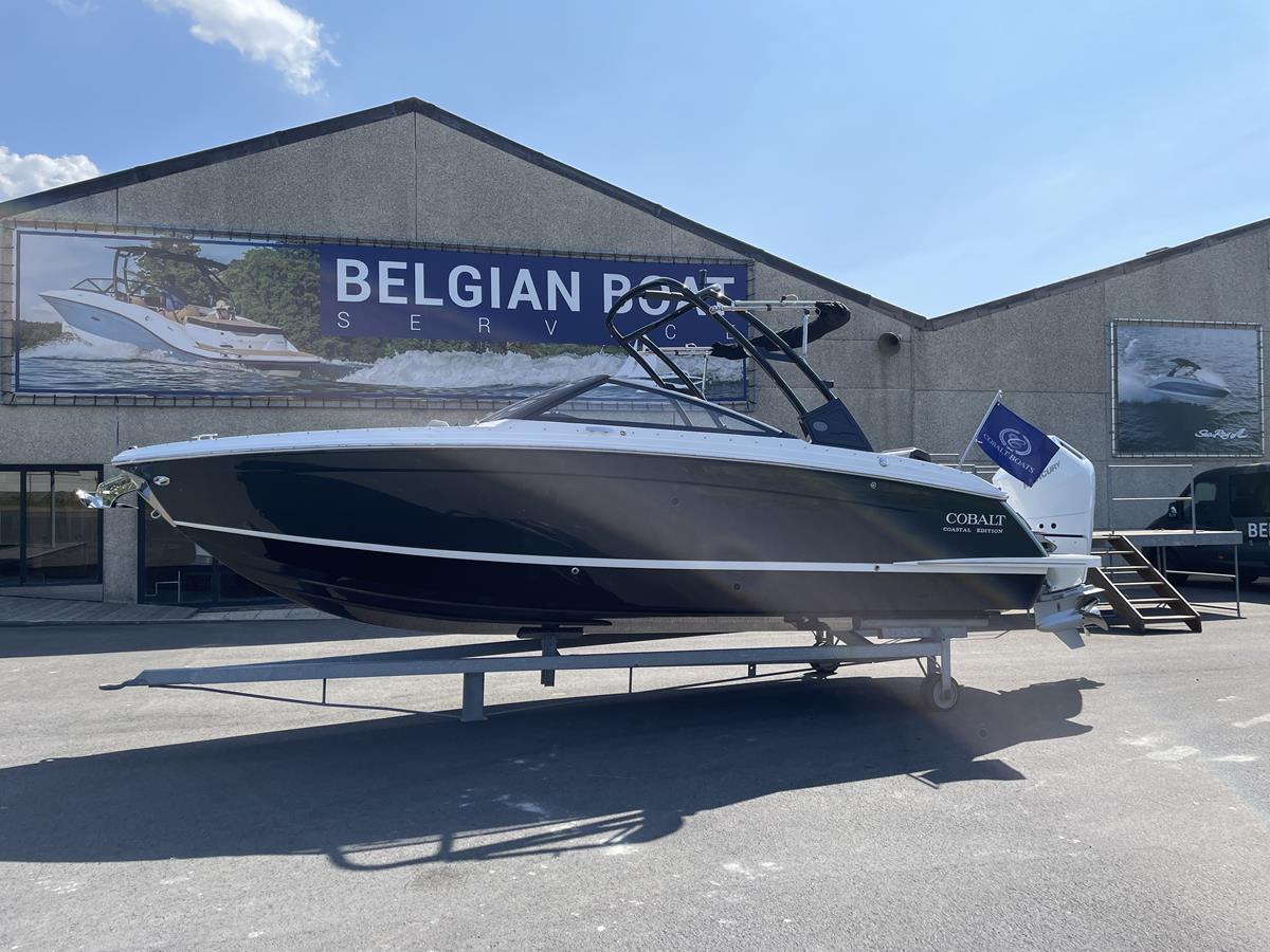 Cobalt Boats R6 Coastal